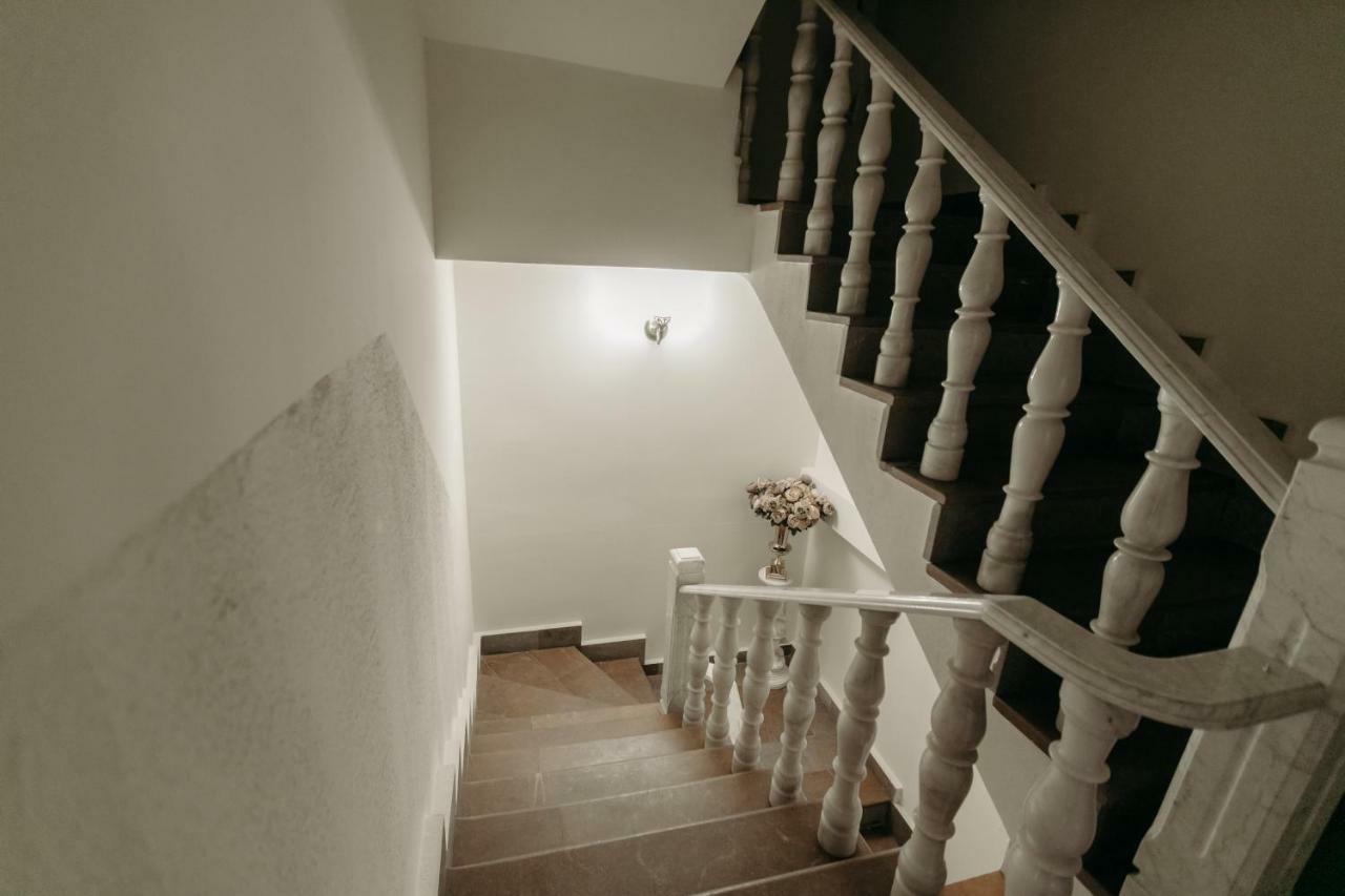 Castle Family Hotel Єреван Екстер'єр фото